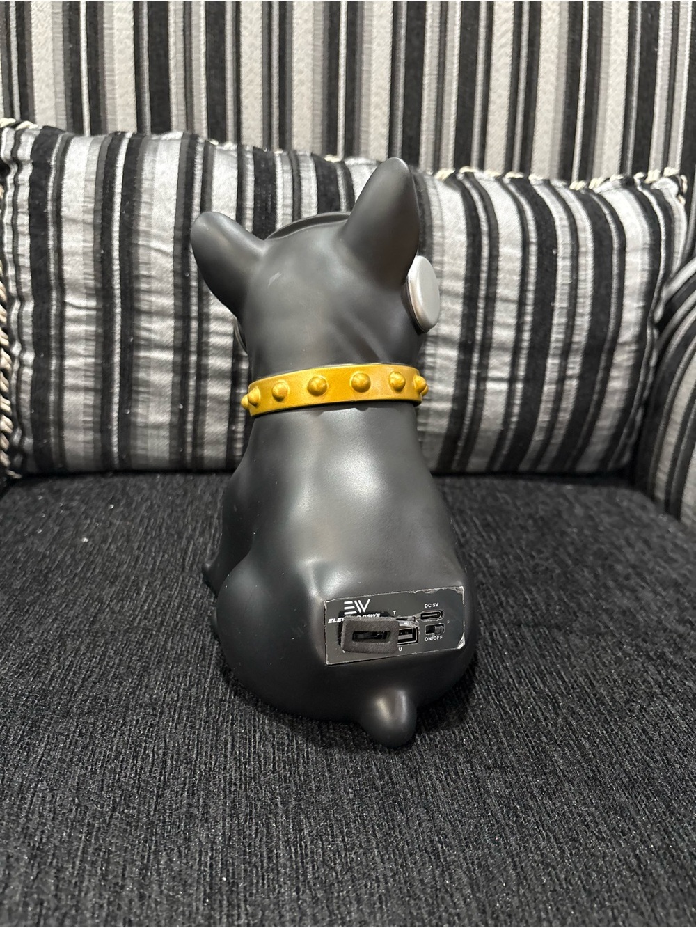 Black LED Bluetooth Speaker with Gold Collar - Picture 5 of 5